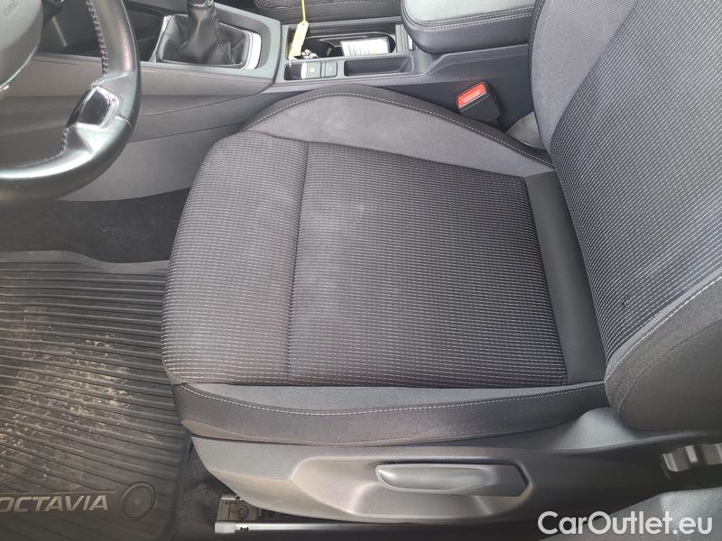  Skoda  Octavia  Combi (NX3)(2020) Oct.C.2.0 TDI 110 Ambition #8