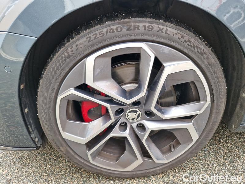  Skoda  Octavia  Combi (NX3)(2020) Oct.Combi 2.0TSI 180 RS AT #4