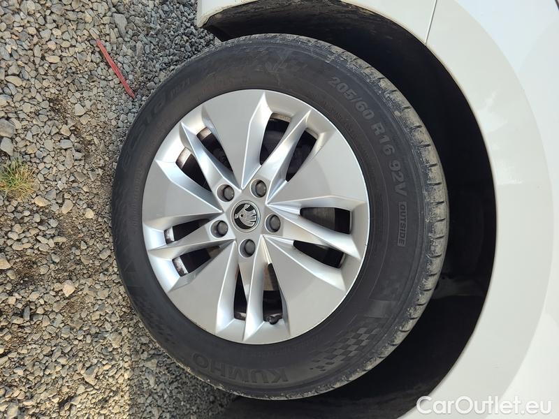  Skoda  Octavia  Combi (NX3)(2020) Oct.C.2.0 TDI 110 Ambition #2