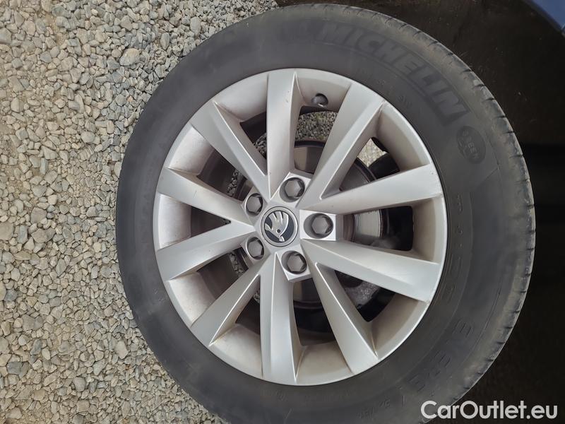  Skoda  Octavia  Combi  (5E5)(03.2017->) Co1.6TDI85 Ambition DSG #8