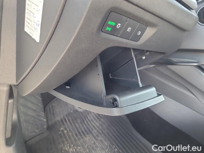  Skoda  Octavia  Combi (NX3)(2020) Oct.C.2.0 TDI 110 Ambition #5