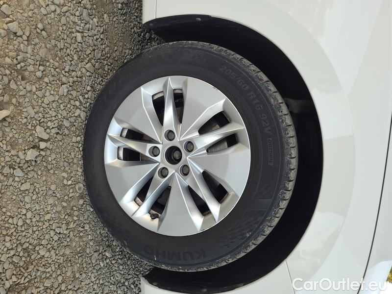  Skoda  Octavia  Combi (NX3)(2020) Oct.C.2.0 TDI 110 Ambition #12