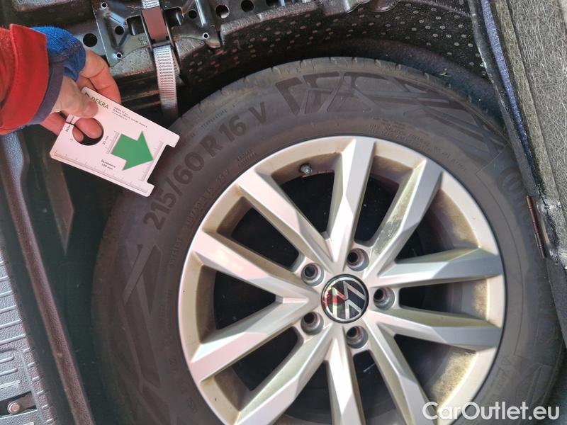  Volkswagen  Passat  Variant (CB5) (2019) Pas.Var.2.0TDI 110 Business AT #19