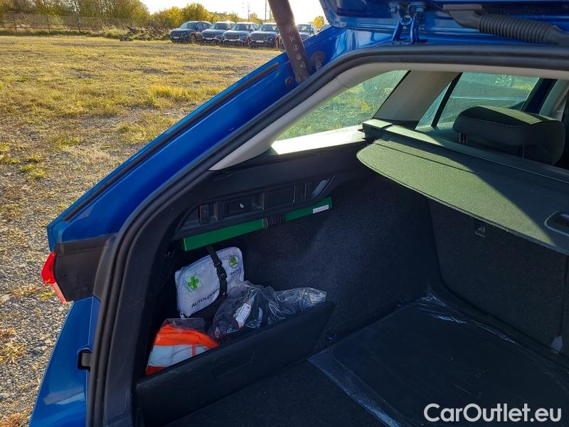  Skoda  Octavia  Combi (NX3)(2020) Oct.Combi 2.0TDI 110 Style AT #14