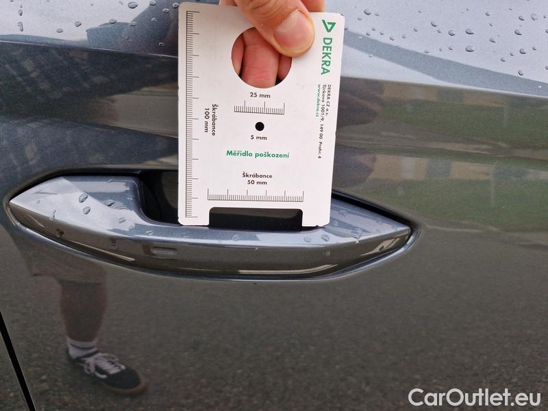  Skoda  Octavia  Combi (NX3)(2020) Oct.Combi 2.0TSI 180 RS AT #15