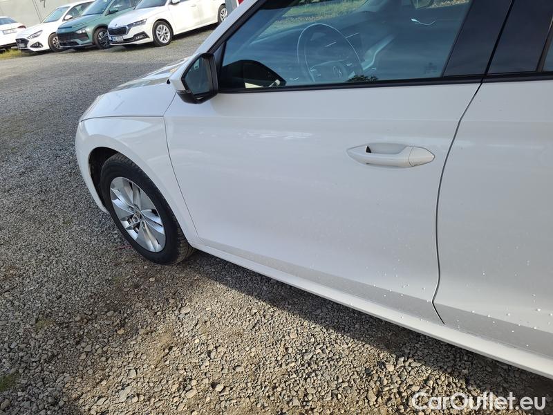  Skoda  Octavia  Combi (NX3)(2020) Oct.C.2.0 TDI 110 Ambition #10