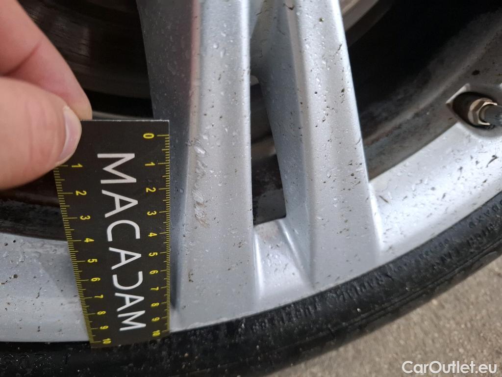  Bmw  Serie 2 BMW  Active Tourer / 2018 / 5P / monospace 225xe Business Design Auto #52