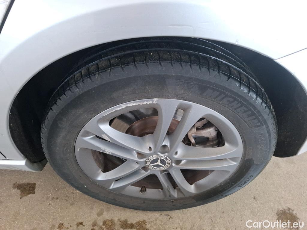  Mercedes  A-Klasse MERCEDES-BENZ Classe A Compact / 2018 / 5P / Berline A 250 e Business Line 8G-DCT #47