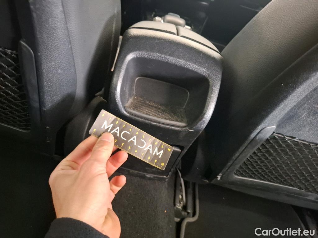  Mercedes  A-Klasse MERCEDES-BENZ Classe A Compact / 2018 / 5P / Berline A 250 e Business Line 8G-DCT #57