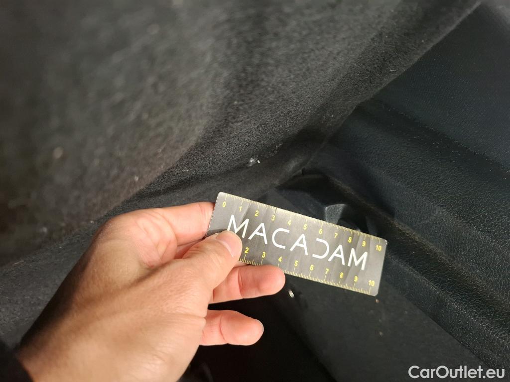  Mercedes  A-Klasse MERCEDES-BENZ Classe A Compact / 2018 / 5P / Berline A 250 e Business Line 8G-DCT #5