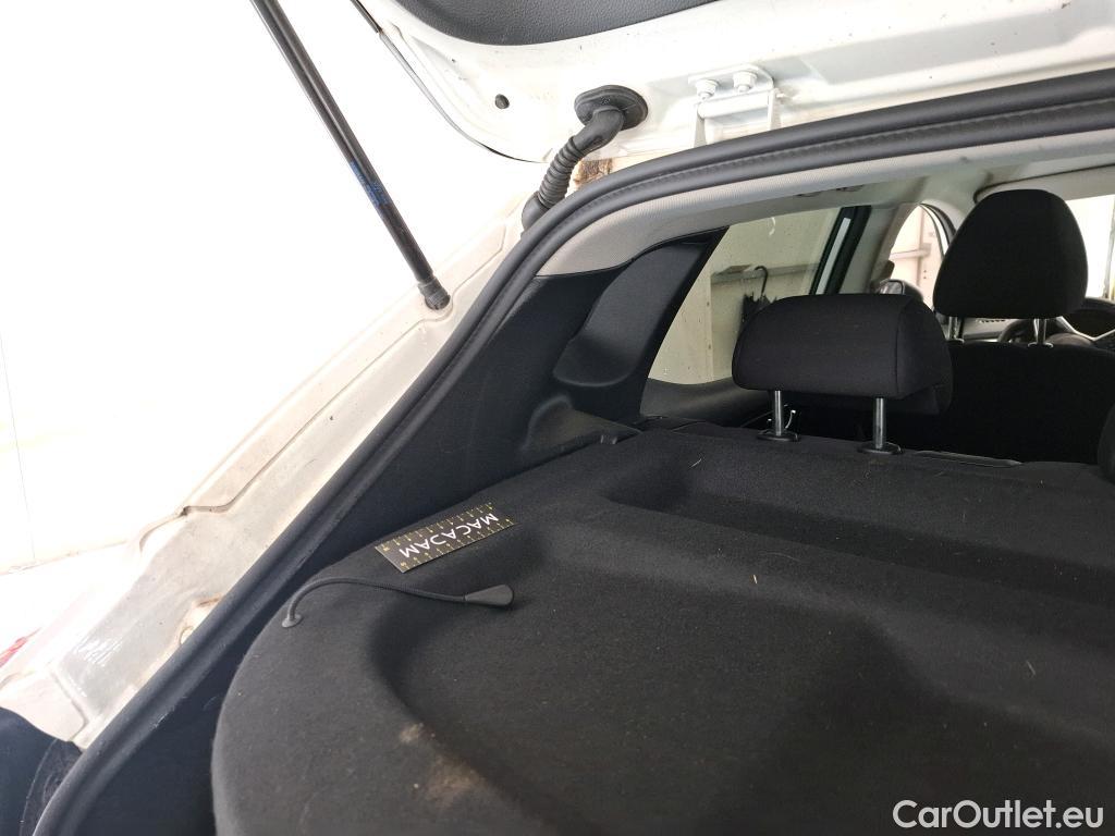  Nissan  Qashqai NISSAN  / 2017 / 5P / Crossover 1.5 DCI 115 Business Edition #4