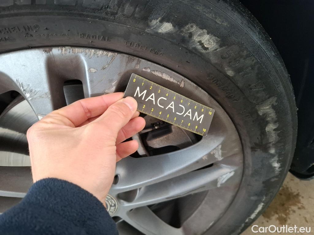  Mercedes  A-Klasse MERCEDES-BENZ Classe A Compact / 2018 / 5P / Berline A 250 e Business Line 8G-DCT #55