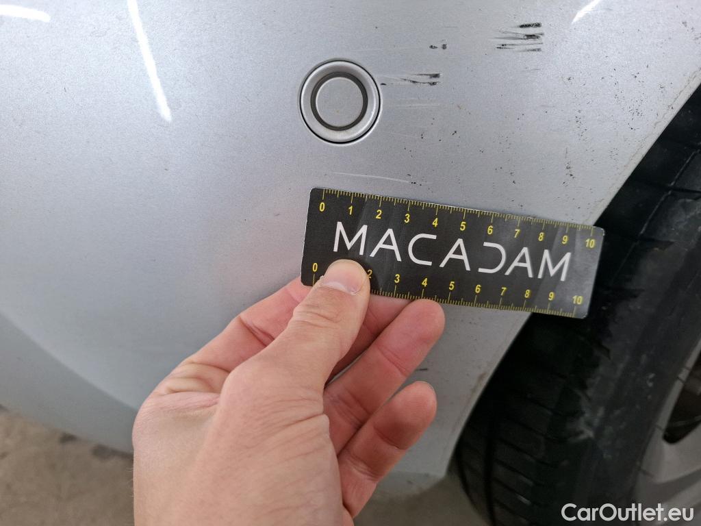  Mercedes  A-Klasse MERCEDES-BENZ Classe A Compact / 2018 / 5P / Berline A 250 e Business Line 8G-DCT #35