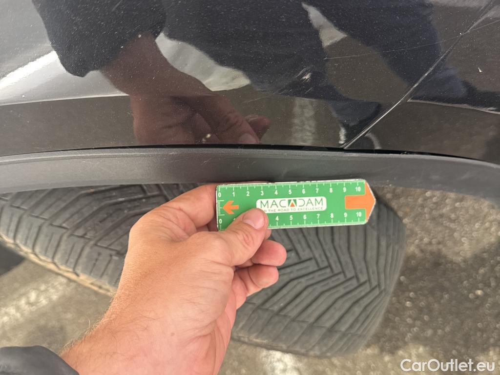  Ford  Kuga FORD  / 2019 / 5P / SUV 2.5 190 hybrid Flexifuel Pshift Titanium #37