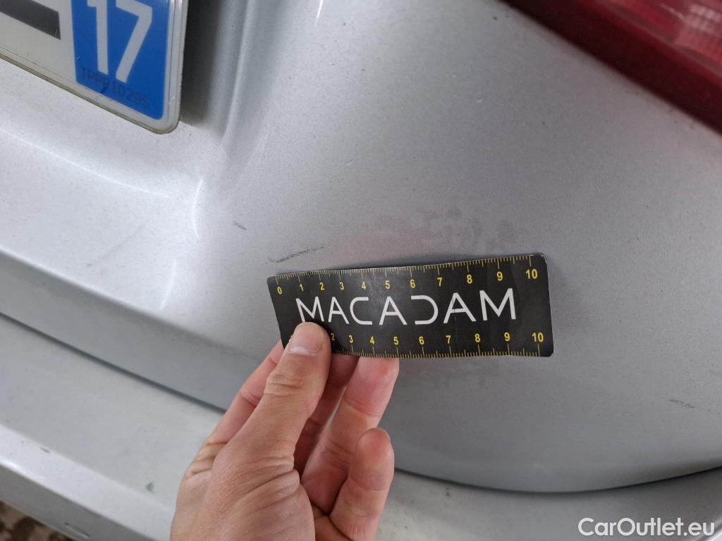  Mercedes  A-Klasse MERCEDES-BENZ Classe A Compact / 2018 / 5P / Berline A 250 e Business Line 8G-DCT #97