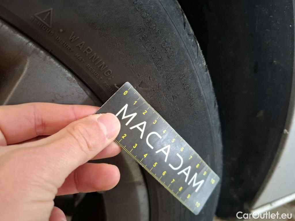  Mercedes  A-Klasse MERCEDES-BENZ Classe A Compact / 2018 / 5P / Berline A 250 e Business Line 8G-DCT #41