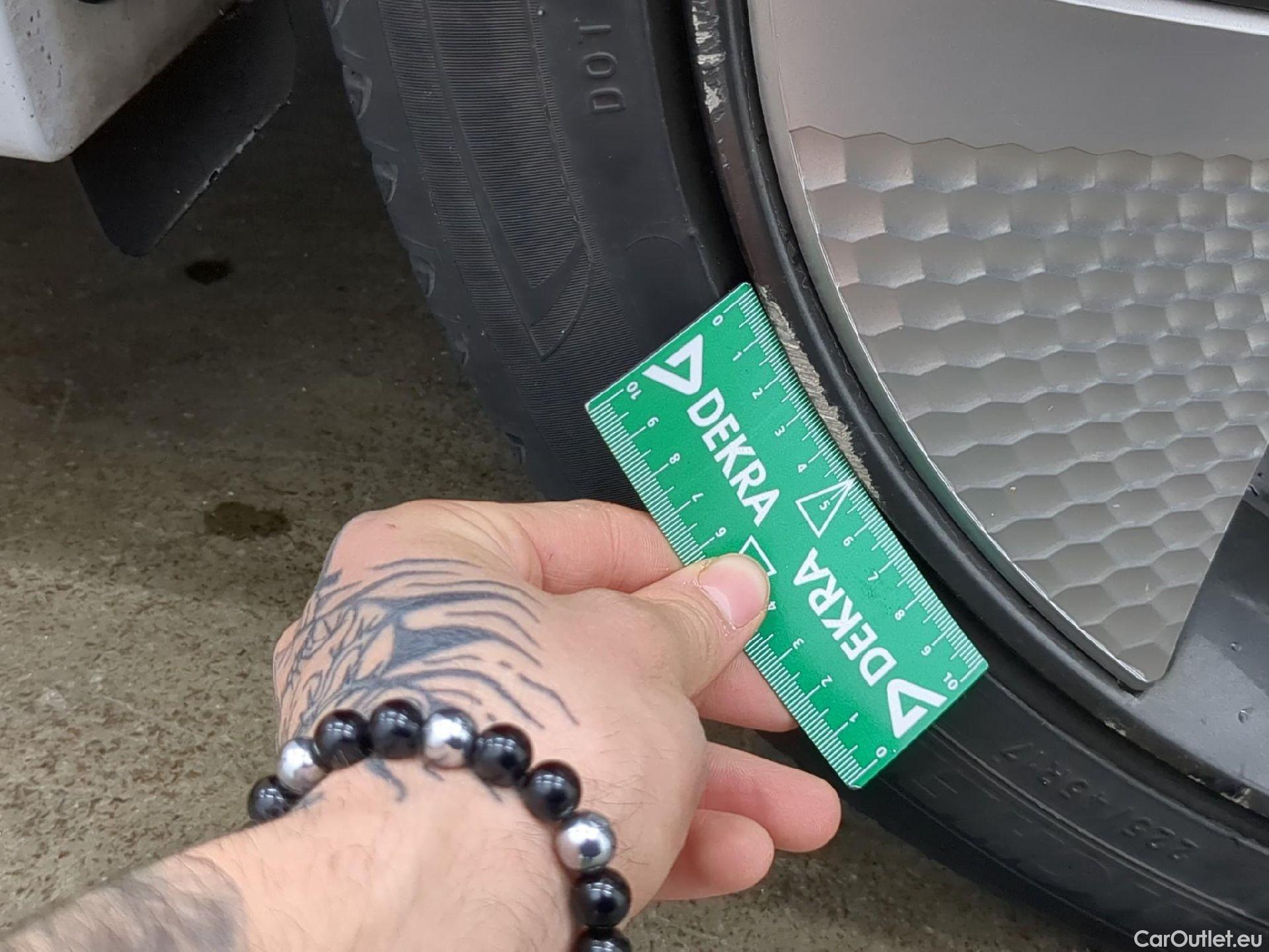  Hyundai   Ioniq Ioniq Executive Hybrid 1.6 GDI 140CV BVA6 E6dT #4