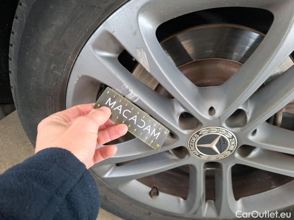  Mercedes  A-Klasse MERCEDES-BENZ Classe A Compact / 2018 / 5P / Berline A 250 e Business Line 8G-DCT #51