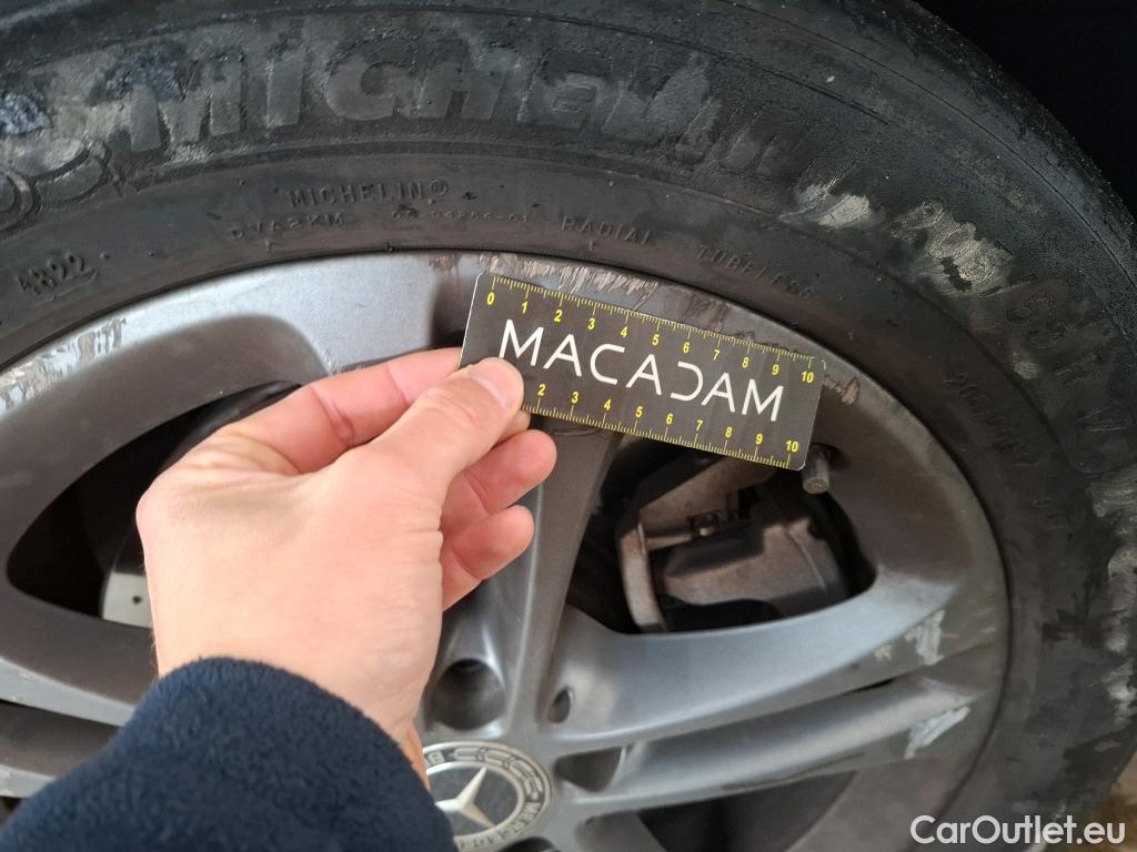  Mercedes  A-Klasse MERCEDES-BENZ Classe A Compact / 2018 / 5P / Berline A 250 e Business Line 8G-DCT #54