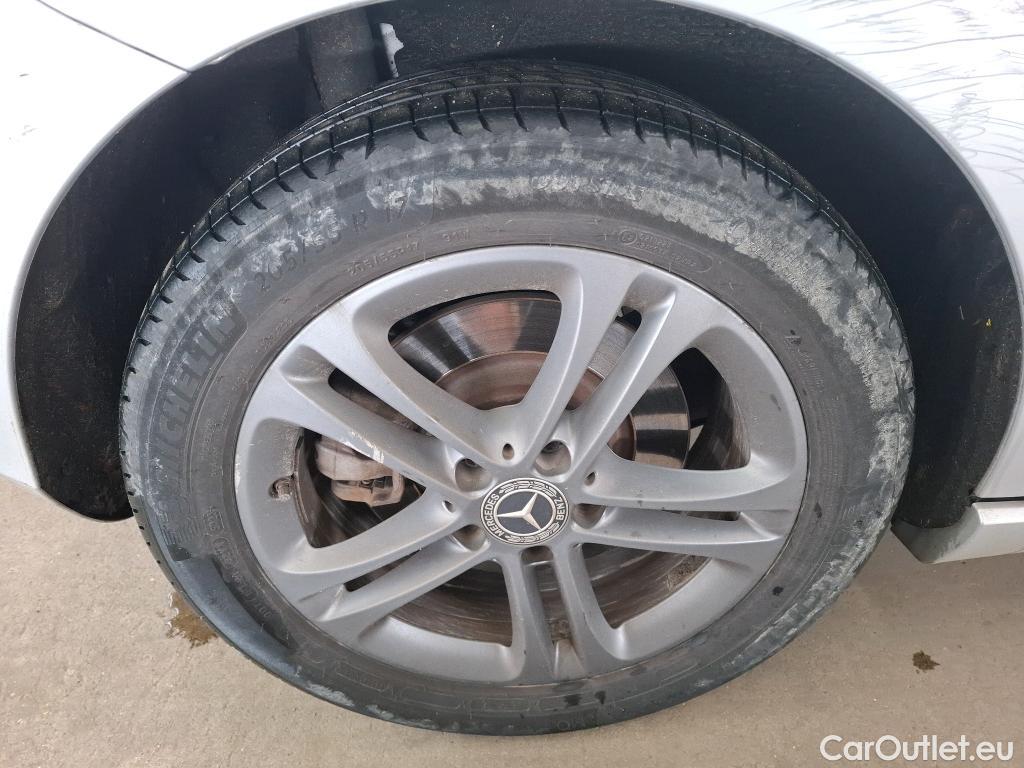  Mercedes  A-Klasse MERCEDES-BENZ Classe A Compact / 2018 / 5P / Berline A 250 e Business Line 8G-DCT #91