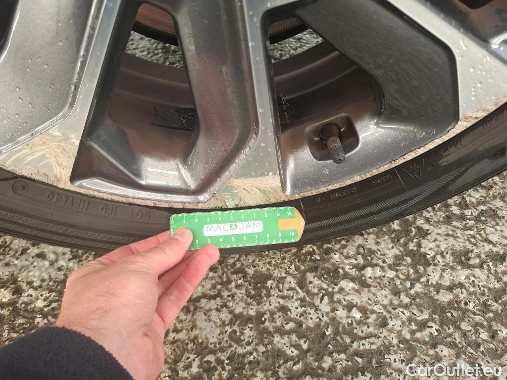  KIA  STONIC KIA  5p SUV 1.0 T-GDI 120 DESIGN #10