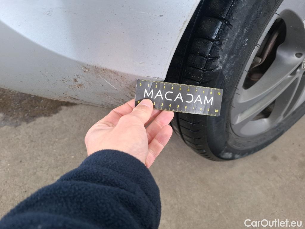  Mercedes  A-Klasse MERCEDES-BENZ Classe A Compact / 2018 / 5P / Berline A 250 e Business Line 8G-DCT #38