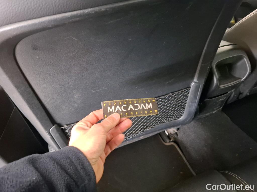  Mercedes  A-Klasse MERCEDES-BENZ Classe A Compact / 2018 / 5P / Berline A 250 e Business Line 8G-DCT #68