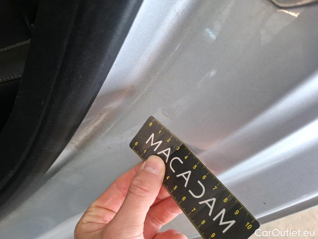  Mercedes  A-Klasse MERCEDES-BENZ Classe A Compact / 2018 / 5P / Berline A 250 e Business Line 8G-DCT #85