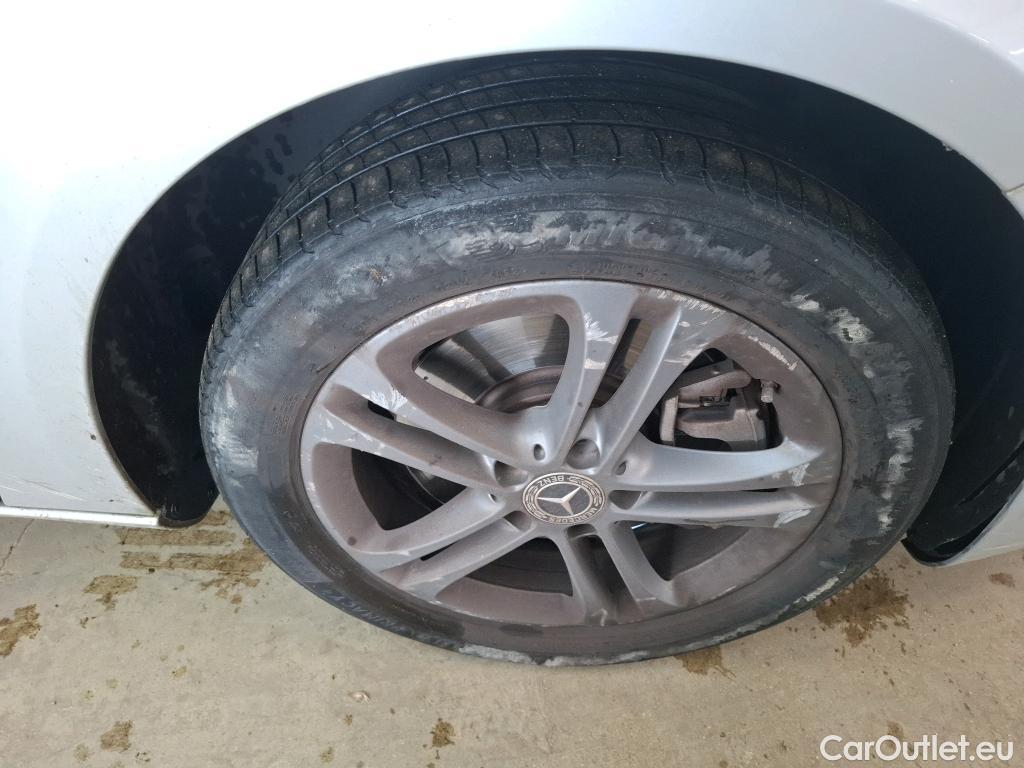  Mercedes  A-Klasse MERCEDES-BENZ Classe A Compact / 2018 / 5P / Berline A 250 e Business Line 8G-DCT #52