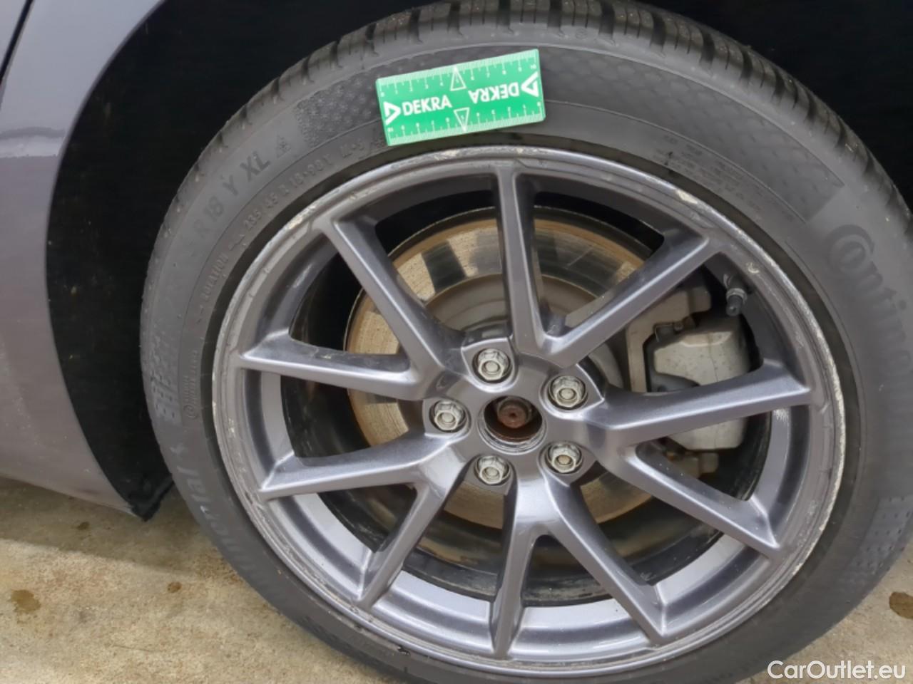  Tesla  Model 3 TESLA  / 2018 / 4P / Berline Grande Autonomie #16