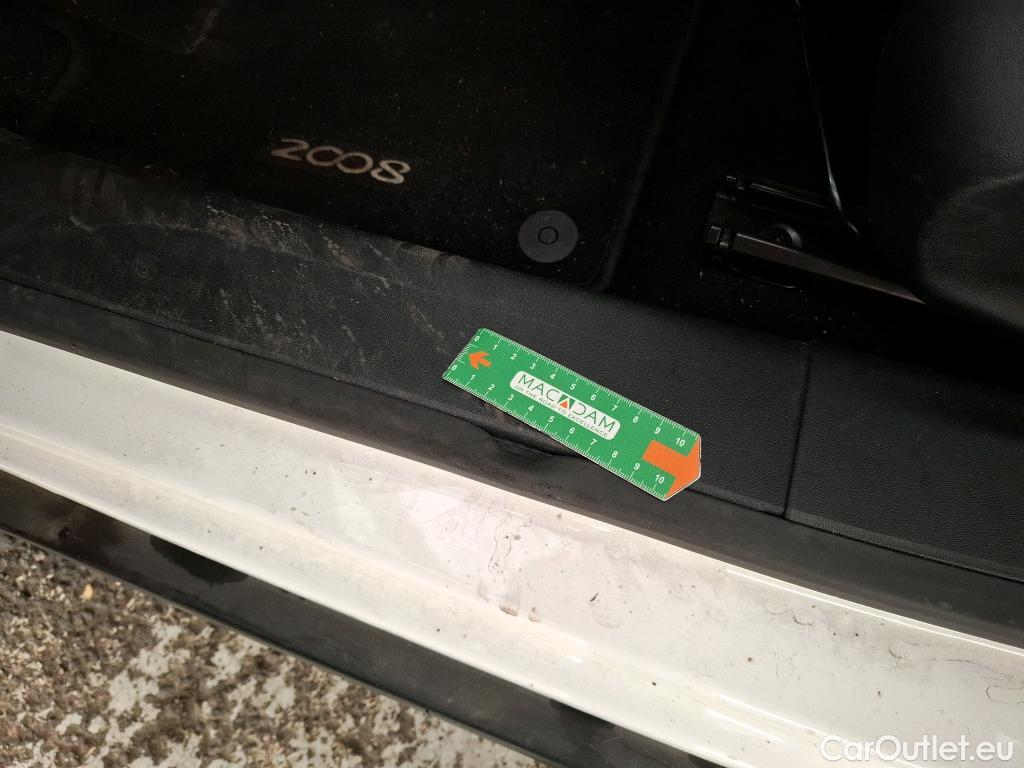  Peugeot  2008  Allure Business 1.2 PureTech 130CV BVM6 E6dT #17