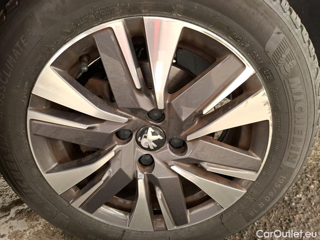  Peugeot  2008  Allure Business 1.2 PureTech 130CV BVM6 E6dT #6