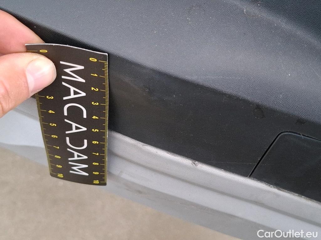  Renault  Captur  II Business 1.3 TCe 140CV BVA7 E6d #27