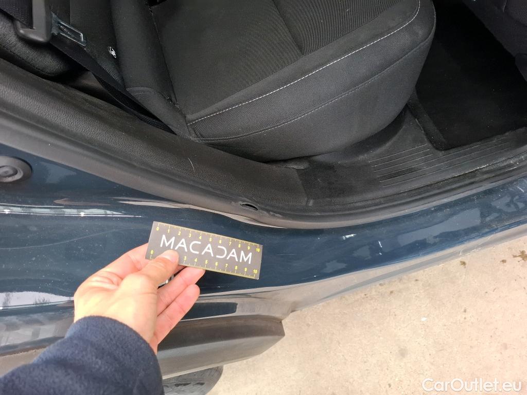  Renault  Captur  II Business 1.3 TCe 140CV BVA7 E6d #37