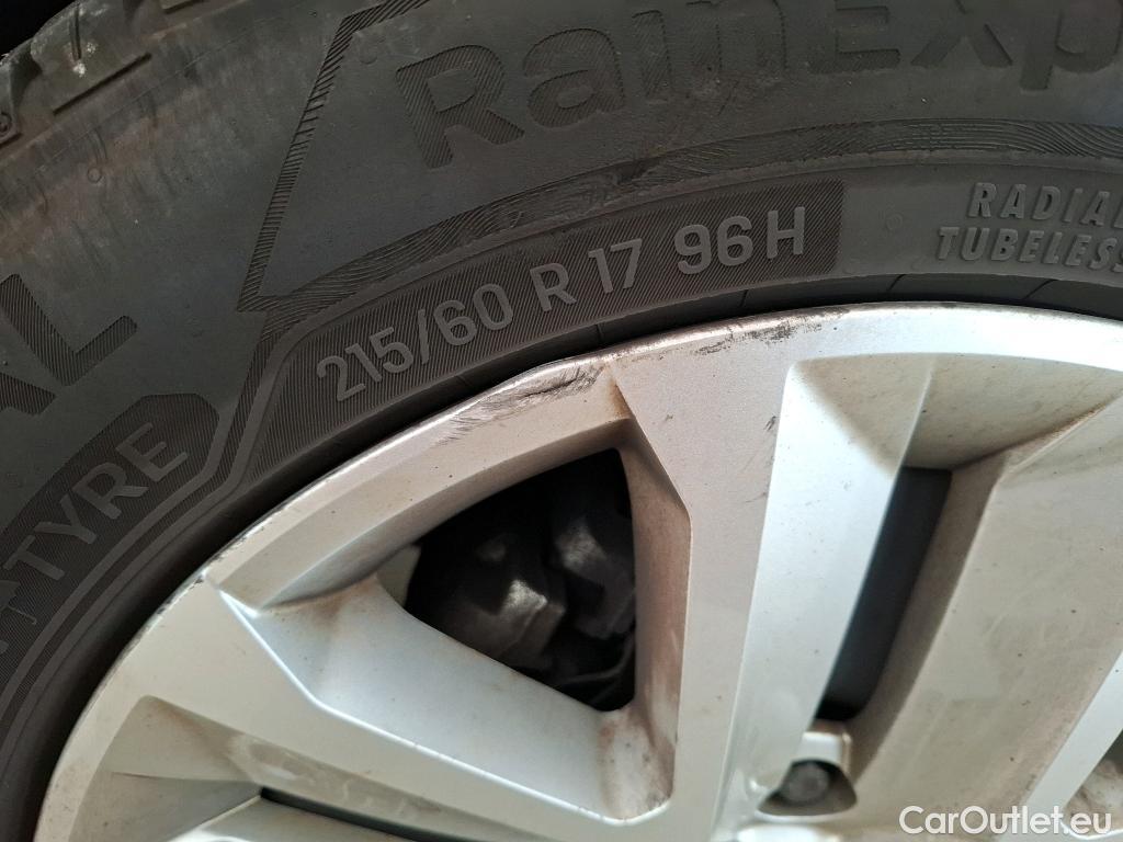  Renault  Captur  II Business 1.3 TCe 140CV BVA7 E6d #32