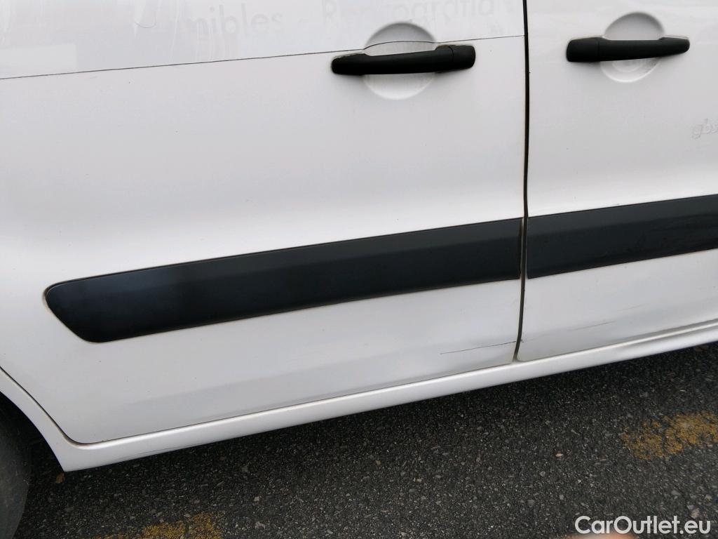  Peugeot  Partner PEUGEOT  / 2015 / 3P / furgón derivado de turismo Furgón Confort L1 BlueHDi 73KW (100CV) #13