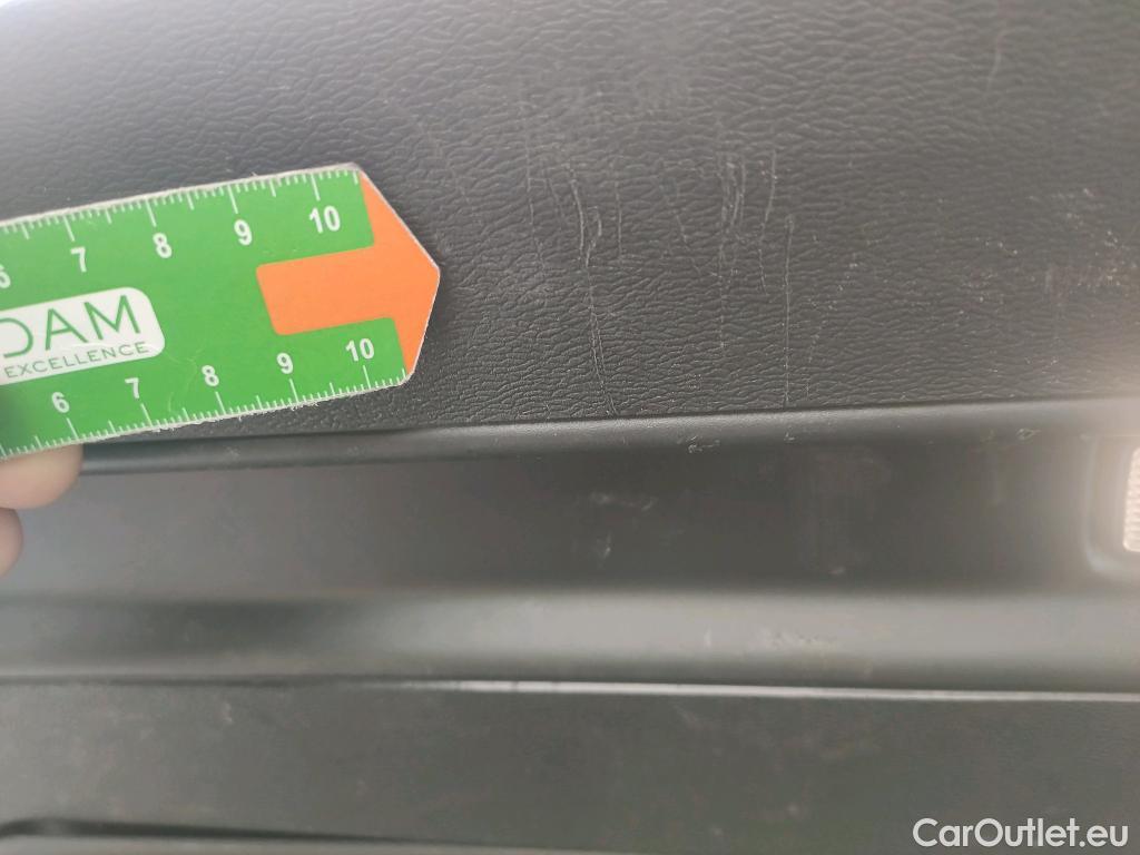  Volvo  XC 40 VOLVO XC40 / 2017 / 5P / todoterreno 2.0 B4 G AWD R-Design Auto #33