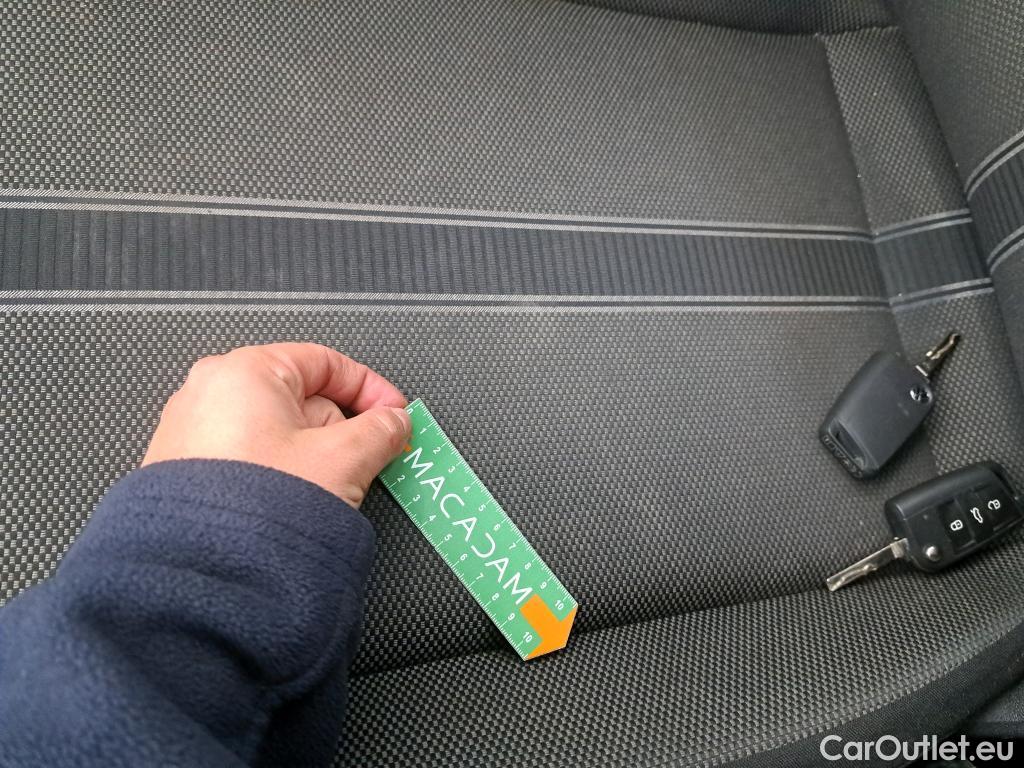  Volkswagen  T-ROC VOLKSWAGEN  / 2017 / 5P / SUV 1.0 TSI 110 LOUNGE #7