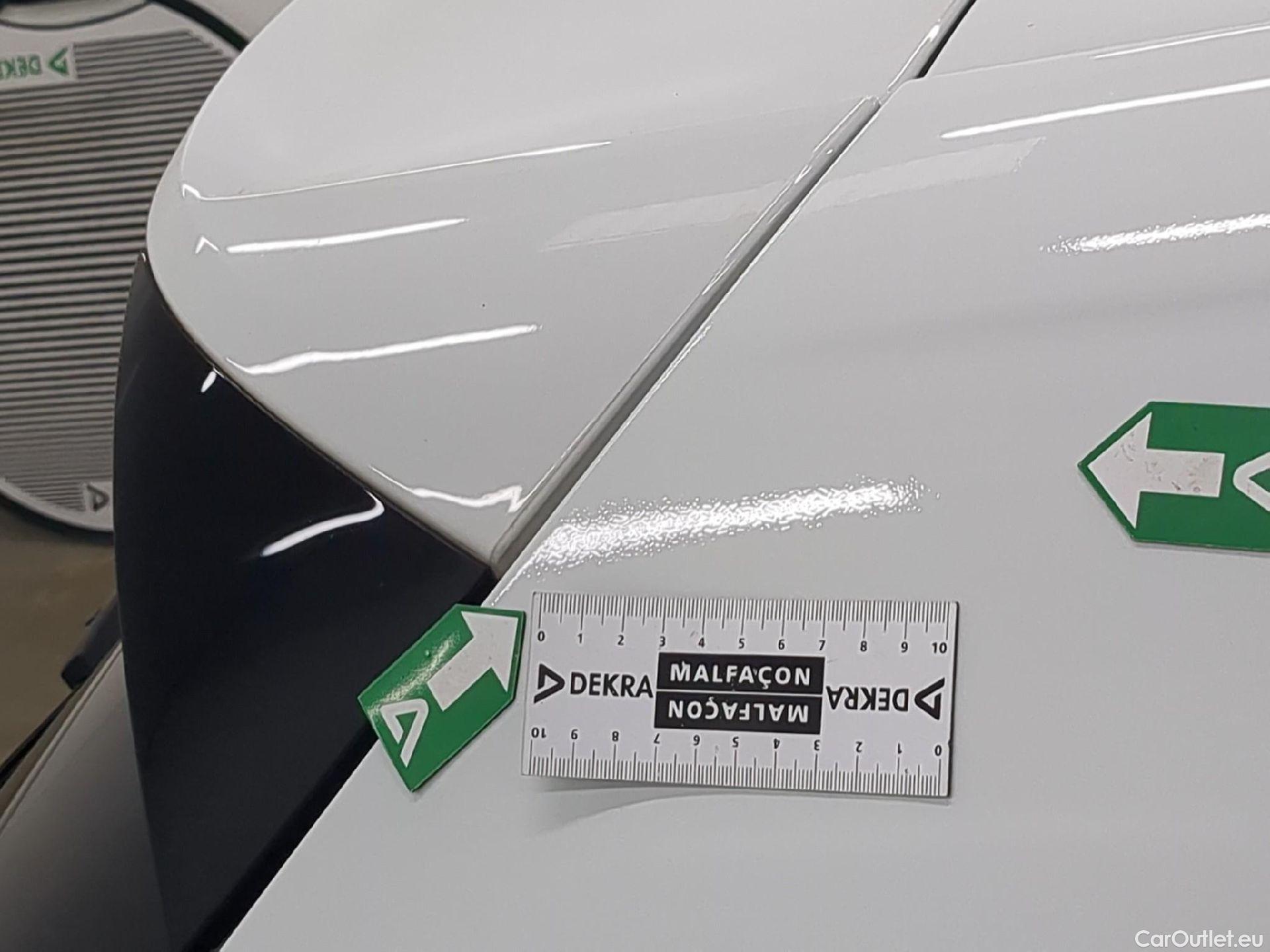  Volkswagen  Golf  VIII Berline GTD 2.0 TDI 200CV BVA7 E6d #17