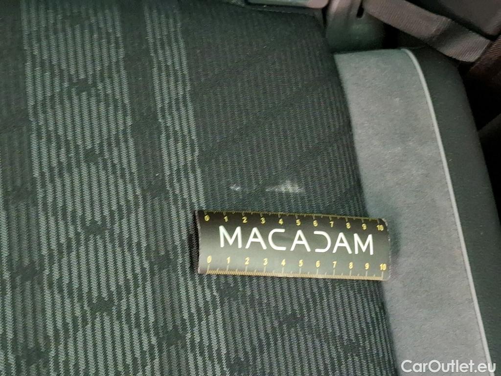  Volkswagen  Tiguan VOLKSWAGEN  / 2020 / 5P / SUV 2.0 TDI 150 DSG7 R-Line #24