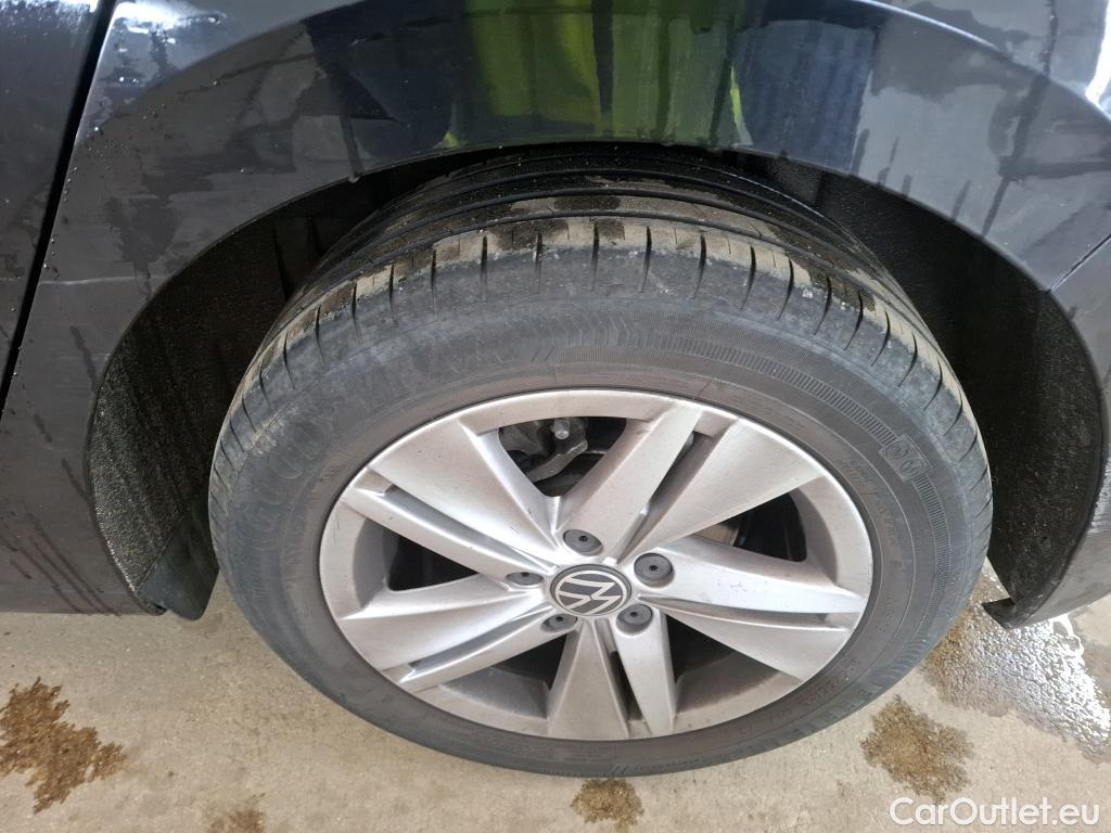  Volkswagen  Golf  VOLKSWAGEN / 2020 / 5P / Berline 2.0 TDI SCR 115 BVM6 Life 1st #48