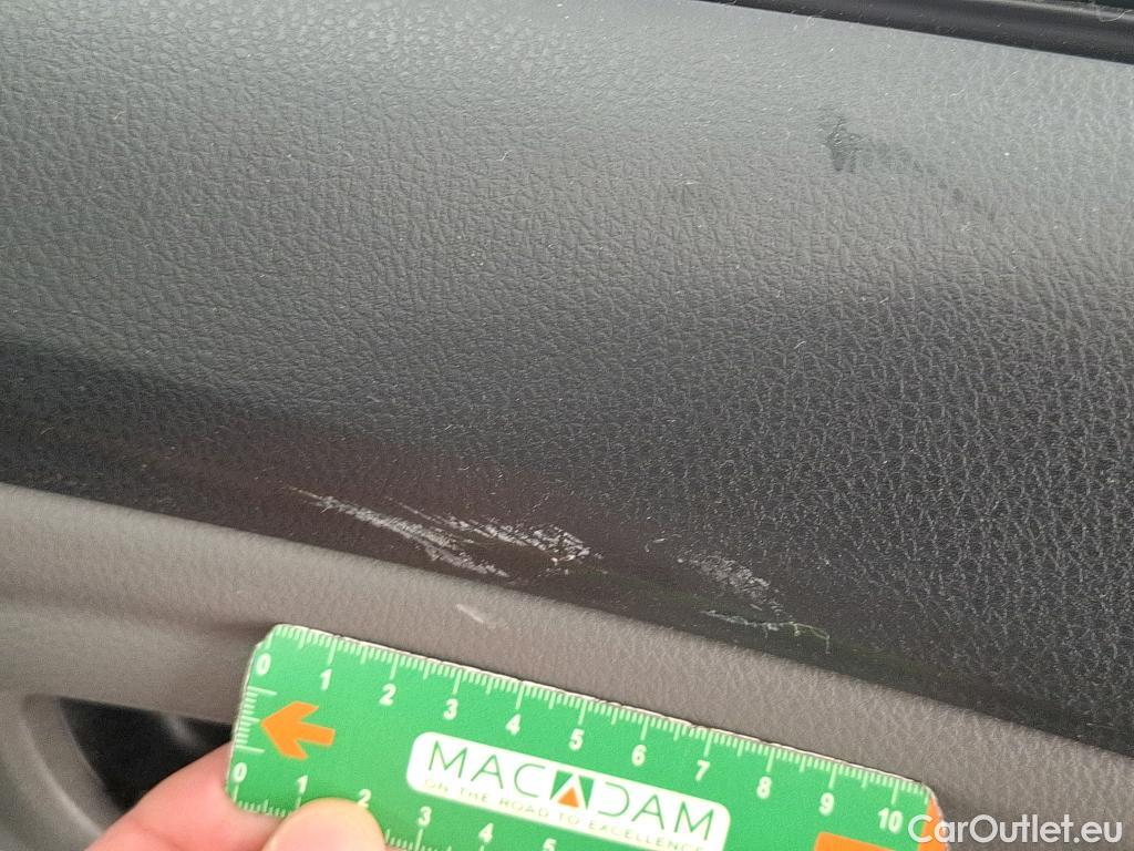  Toyota  Yaris TOYOTA  Hybride / 2017 / 5P / Berline 1.5 VVT-I HYBRID France Business #7