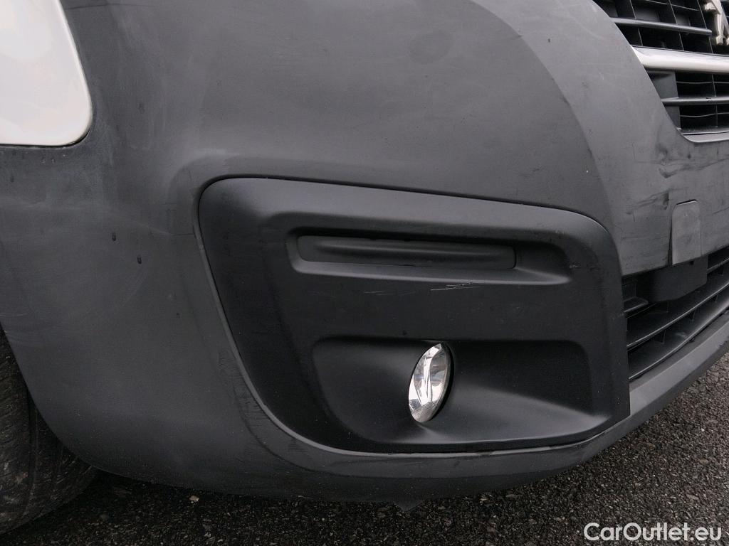  Peugeot  Partner PEUGEOT  / 2015 / 3P / furgón derivado de turismo Furgón Confort L1 BlueHDi 73KW (100CV) #51