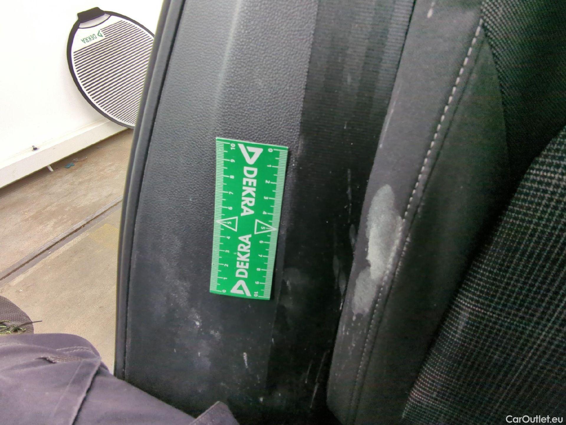  Volkswagen  Golf  VIII Berline GTD 2.0 TDI 200CV BVA7 E6d #56