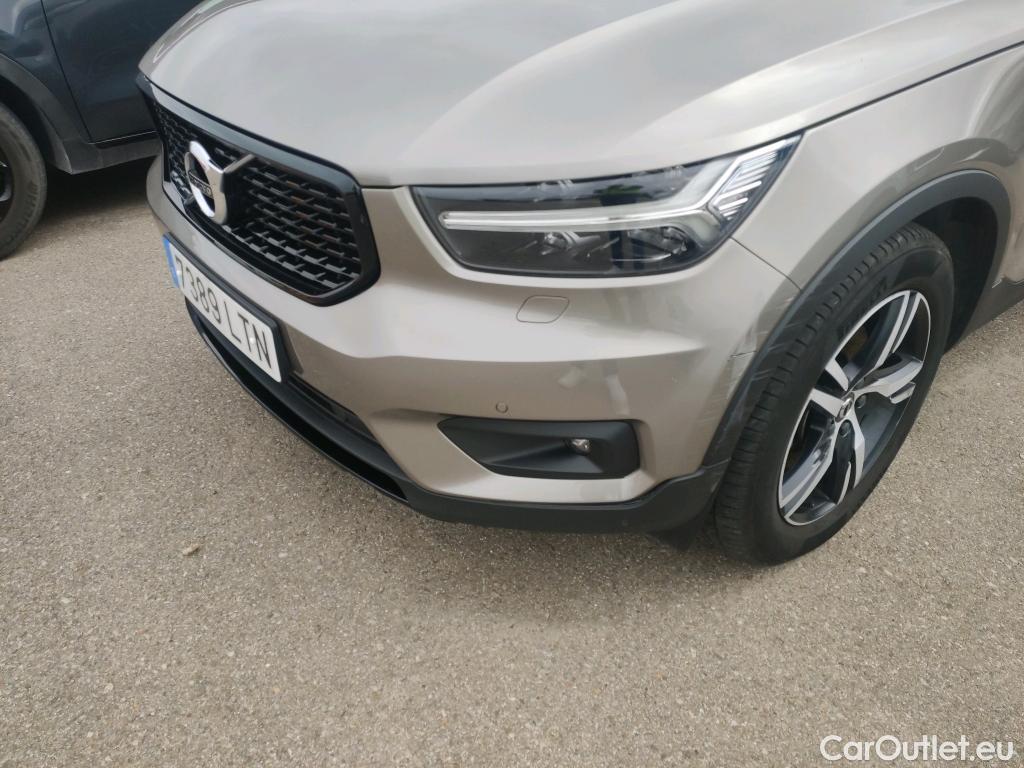  Volvo  XC 40 VOLVO XC40 / 2017 / 5P / todoterreno 2.0 B4 G AWD R-Design Auto #46