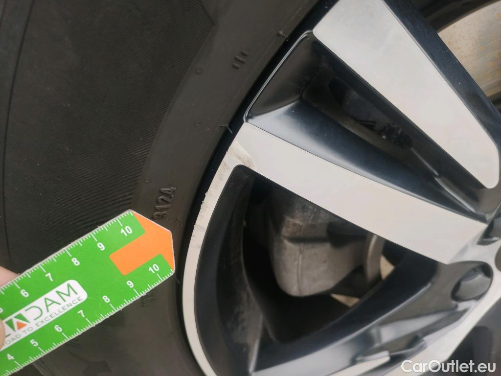  Volvo  XC 40 VOLVO XC40 / 2017 / 5P / todoterreno 2.0 B4 G AWD R-Design Auto #12