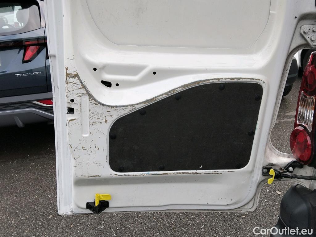  Peugeot  Partner PEUGEOT  / 2015 / 3P / furgón derivado de turismo Furgón Confort L1 BlueHDi 73KW (100CV) #7