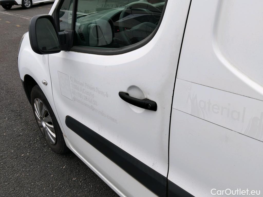  Peugeot  Partner PEUGEOT  / 2015 / 3P / furgón derivado de turismo Furgón Confort L1 BlueHDi 73KW (100CV) #28