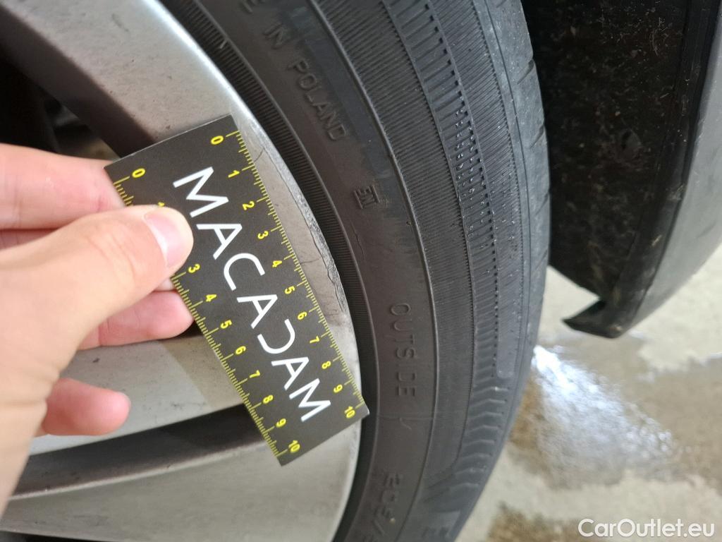  Volkswagen  Golf  VOLKSWAGEN / 2020 / 5P / Berline 2.0 TDI SCR 115 BVM6 Life 1st #50