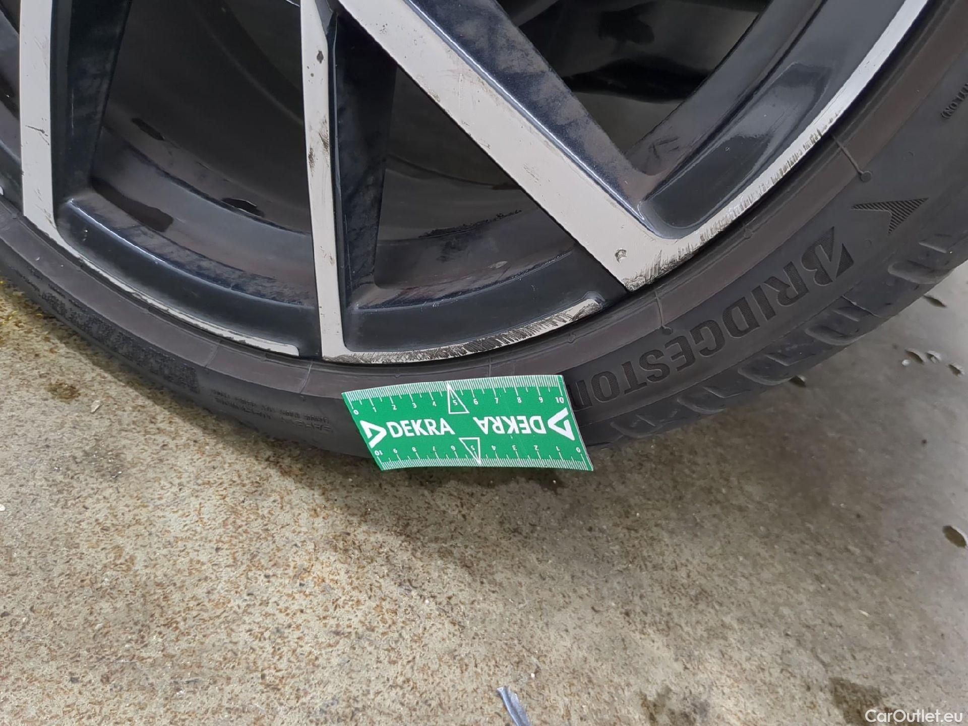  Volkswagen  Golf  VIII Berline GTD 2.0 TDI 200CV BVA7 E6d #7